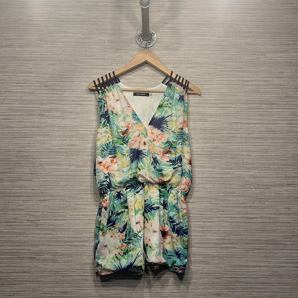 Collection of 5 Rompers, various brands all size Medium - Picture 5 of 6